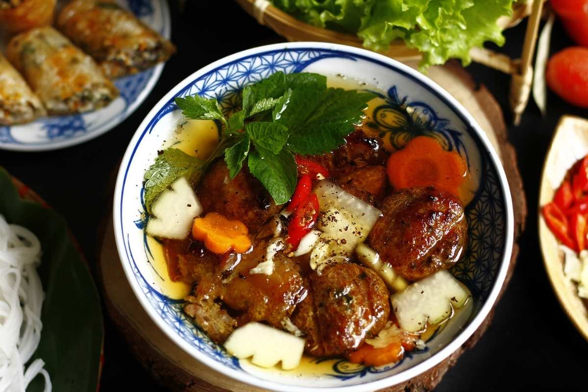 vietnamese street food hanoi