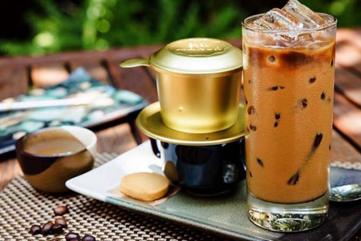 vietnamese street food in saigon